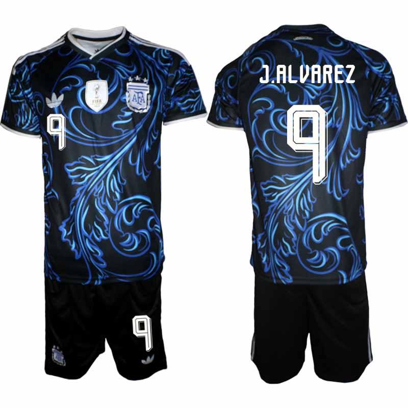 Pánsky Futbalový Komplet Argentína MS 2026 Julián Álvarez #9 Vonkajší 1 Pánsky Futbalový Komplet Argentína MS 2026 Julián Álvarez #9 Vonkajší a Šortky