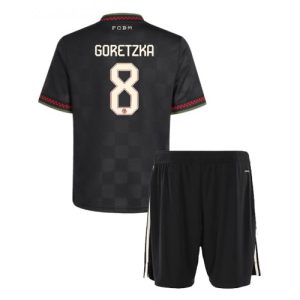 Detský Futbalový dres Bayern Munich Leon Goretzka #8 2025-26 Tretina Komplety