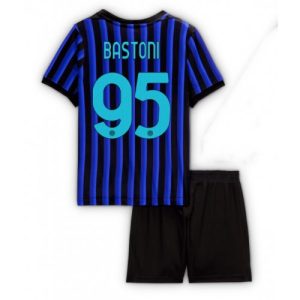Detský Futbalový dres Inter Milan Alessandro Bastoni #95 2025-26 Domáci Komplet