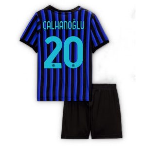 Detský Futbalový dres Inter Milan Hakan Calhanoglu #20 2025-26 Domáci Komplet