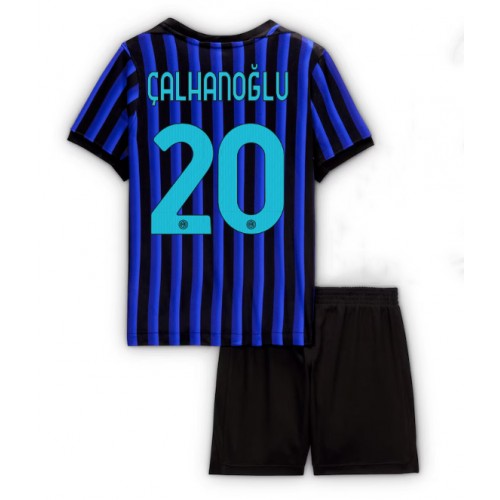Detský Futbalový dres Inter Milan Hakan Calhanoglu #20 2025-26 Domáci Komplet 1 Kinder-Fußballtrikot Inter Mailand Hakan Calhanoglu #20 2025-26 Heimtrikot