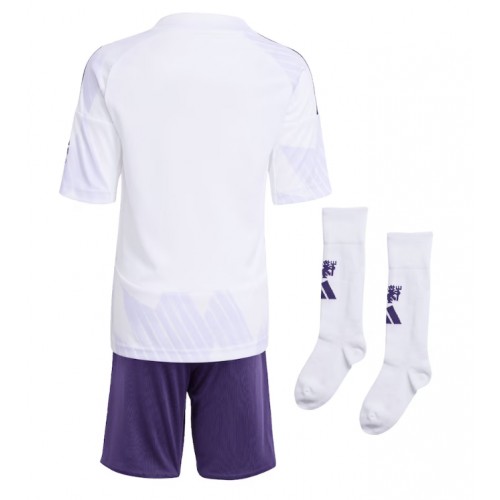 Futbalový Komplet pre deti Manchester United 2025-26 Preč 2 lacne dětský futbalové dres komplety manchester united 2025 26 prečLacne Dětský Futbalové dres Komplety Manchester United 2025-26 Preč