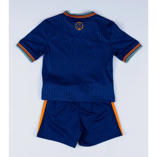 Futbalový Komplet pre deti Newcastle United 2025-26 Tretina 2 lacne dětský futbalové dres newcastle united 2025 26 tretina kompletLacne Dětský Futbalové dres Newcastle United 2025-26 Tretina Komplet