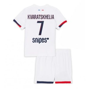 Detský Futbalový dres Komplet Paris Saint-Germain Khvicha Kvaratskhelia #7 2025-26 Preč