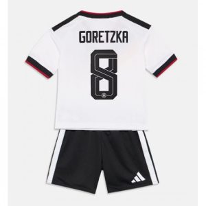Detský futbalový dres Nemecko MS 2026 Domáci Leon Goretzka #8 Komplet